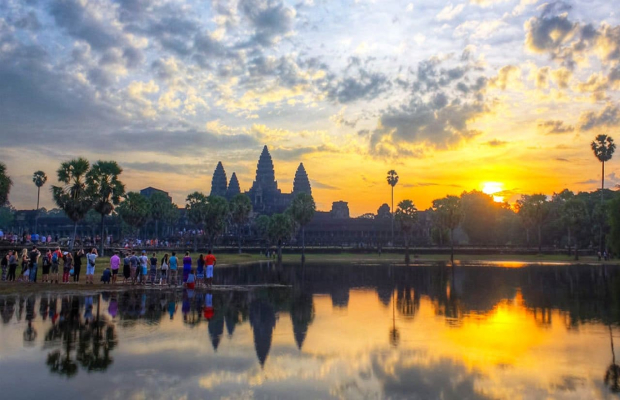 Siem Reap: Angkor Wat Sunrise Tour With Private  Tuk Tuk